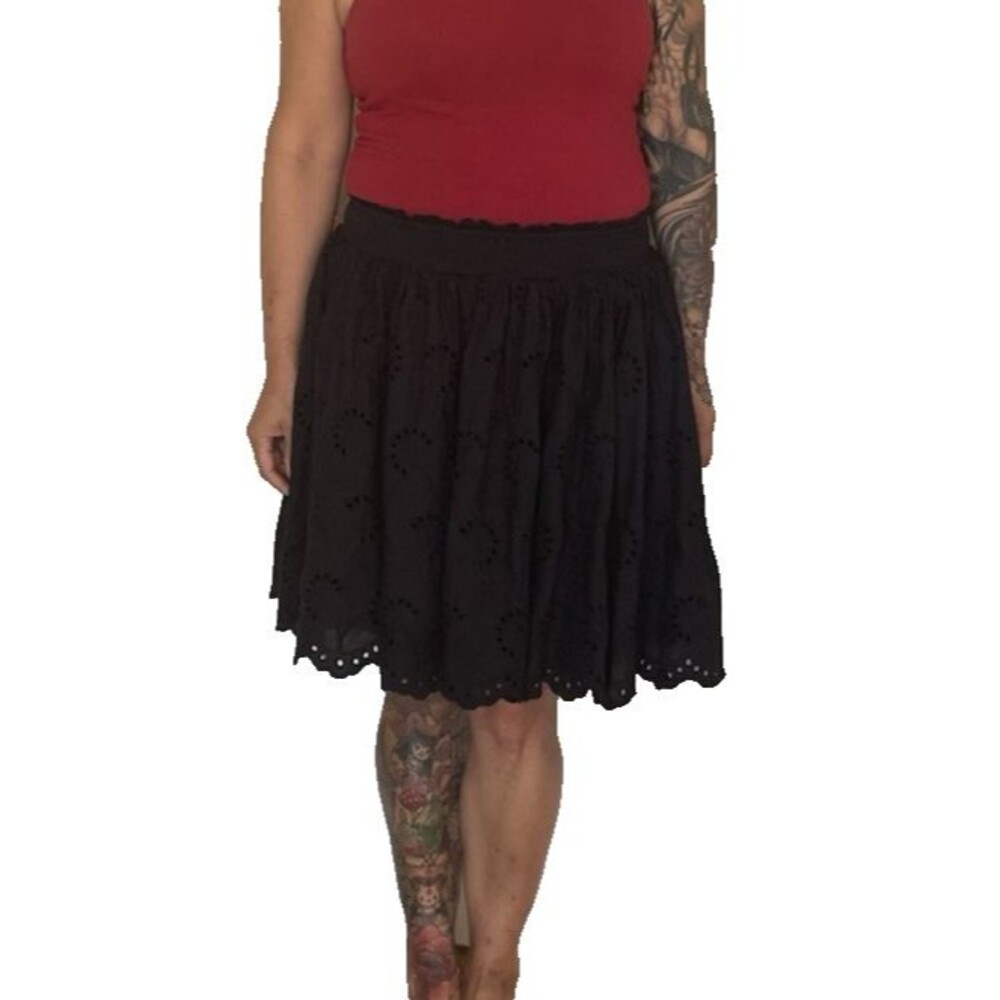 00 / M Torrid Black Embroidered Eyelet Skirt-Lined Elastic Waist